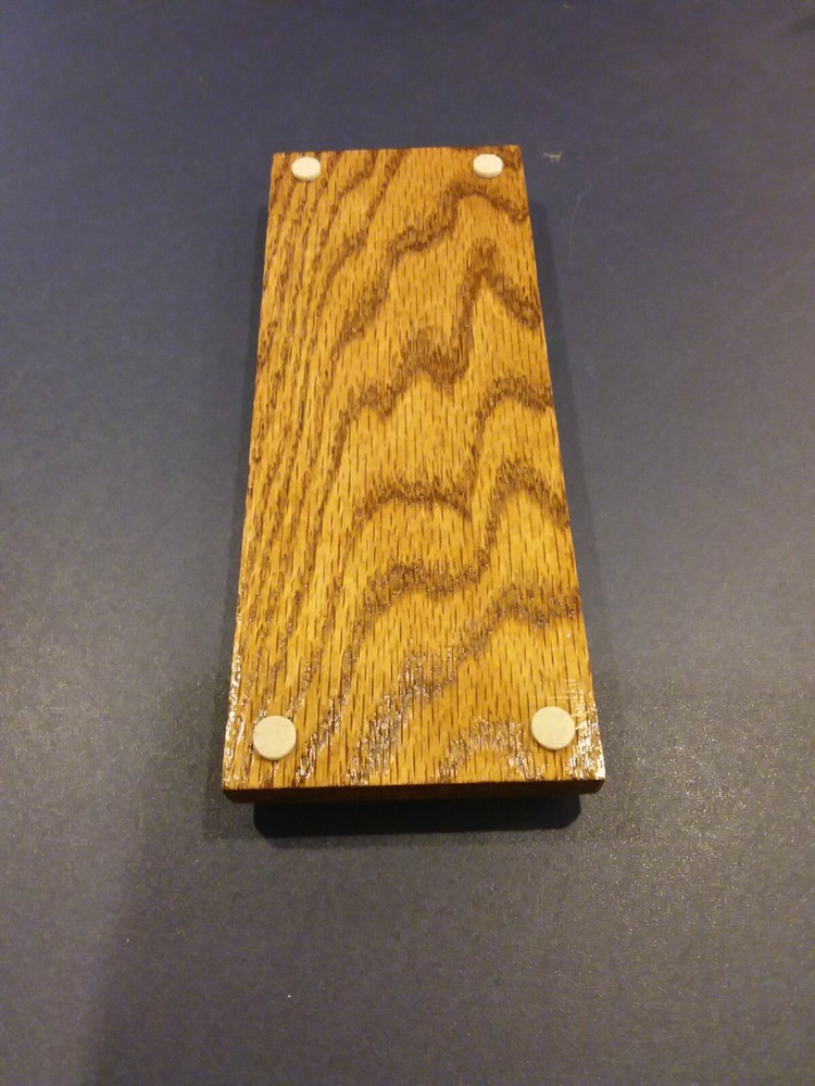 SOLID NORTHERN RED OAK 3 KNIFE DISPLAY STAND