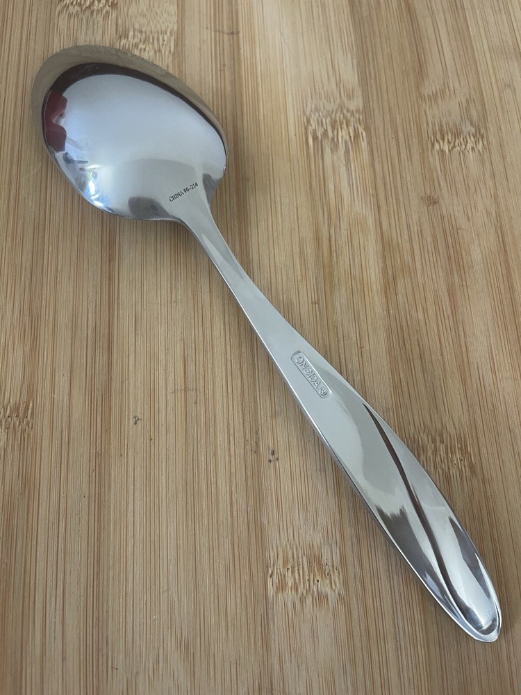 Oneida SIMMER Frost Glossy Handle Stainless SOLID SERVING SPOON 8.75” NEW!