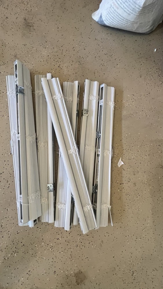 White Plastic Plantation Blind Shutter Slats/Panels with Hinges/Hardware
