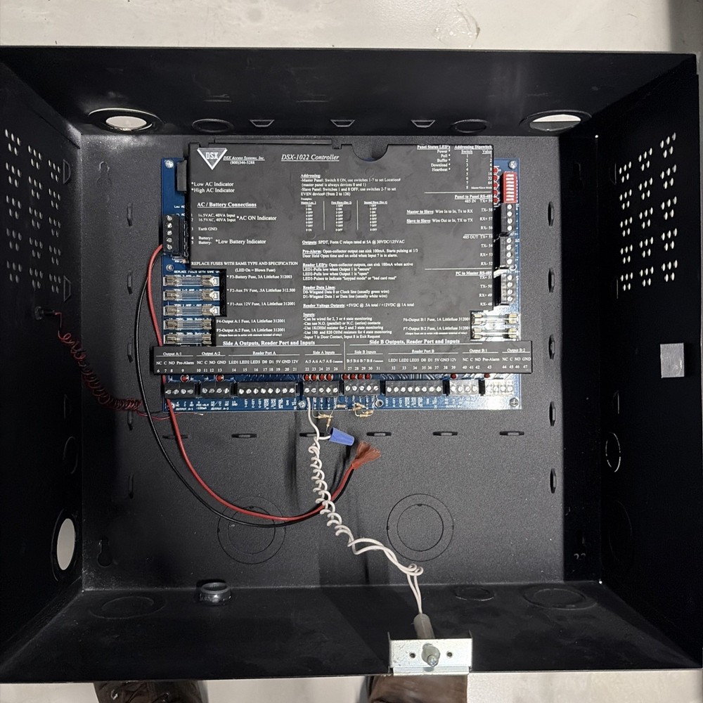 DSX Access Systems 1022 Inteligent Controller With Panel Enclosure 5/5 Condition