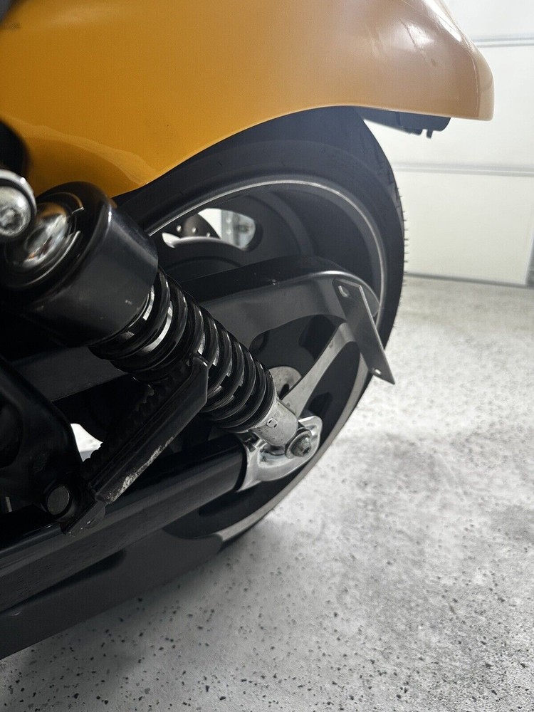 Flat License Plate Relocation Bracket for HARLEY-DAVIDSON NIGHT ROD 2006-2017