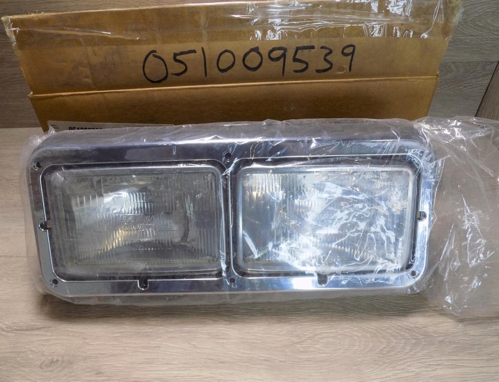 AVG 051009539 RH Headlight Assy