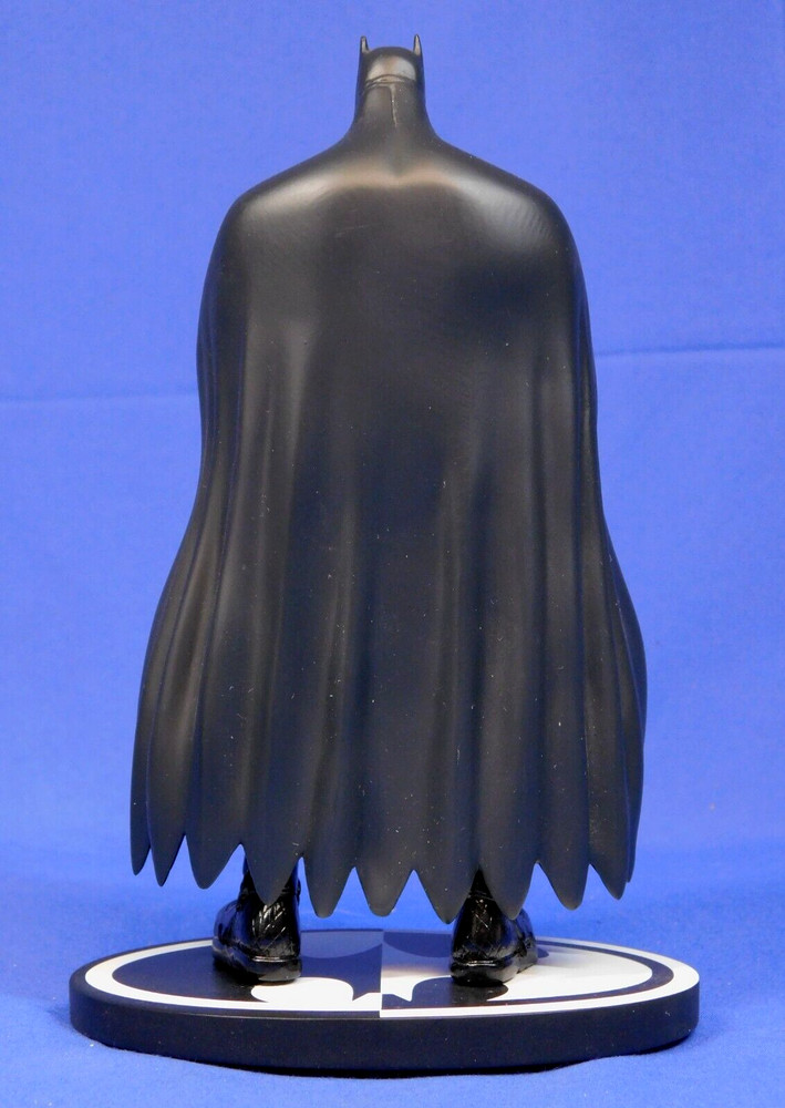 DC DIRECT BATMAN BLACK & WHITE STATUE BY PATRICK GLEASON