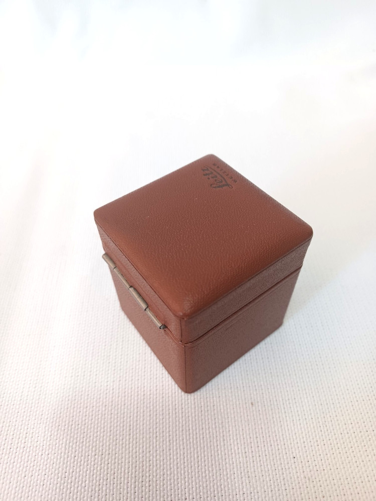 Ernst Leitz Right Angle Micrscope Projector with Box