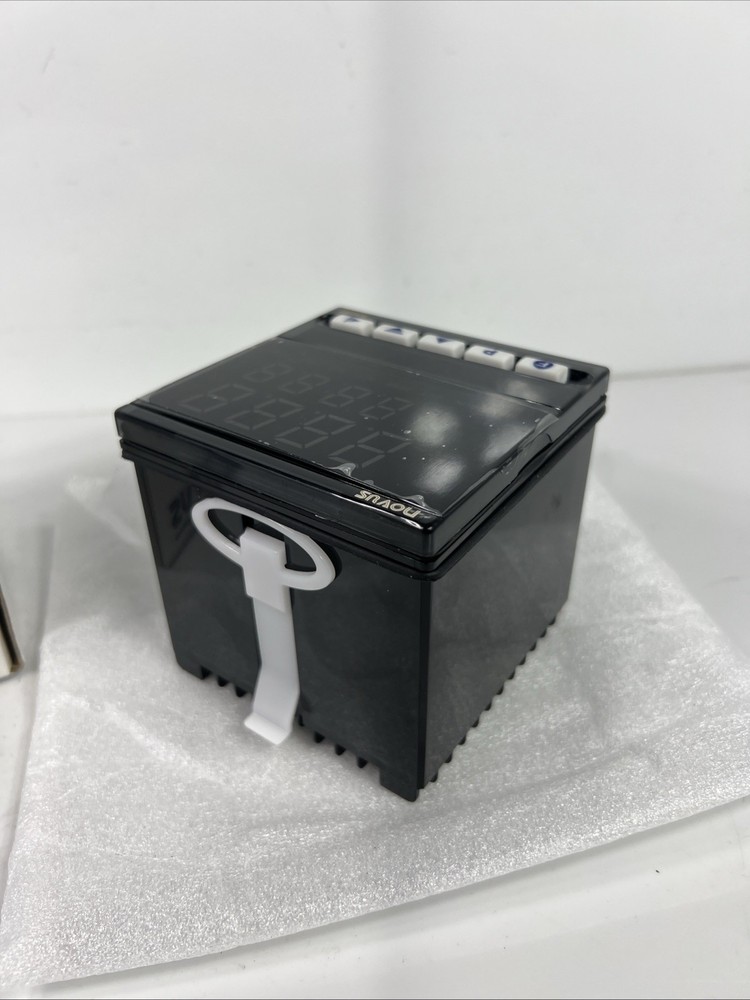 Novus 8300200220 Model N3000-485 Process controller NEW