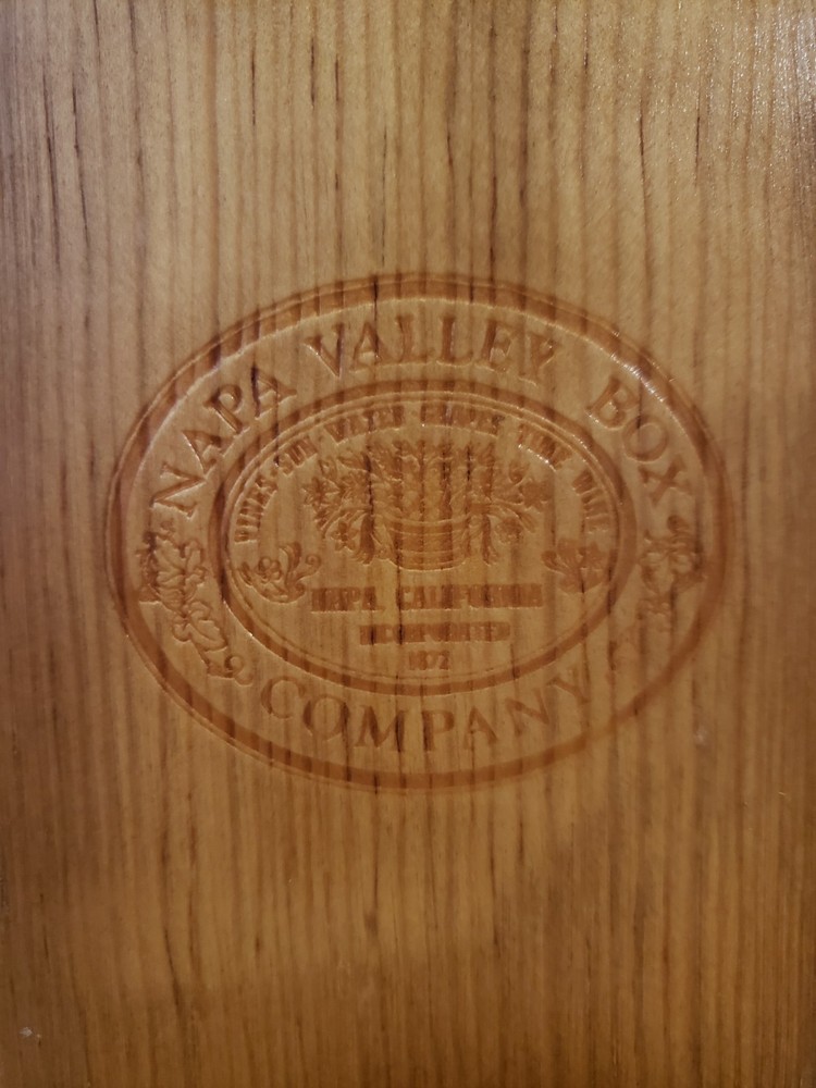 Napa Valley Box 100 capacity cassette holder