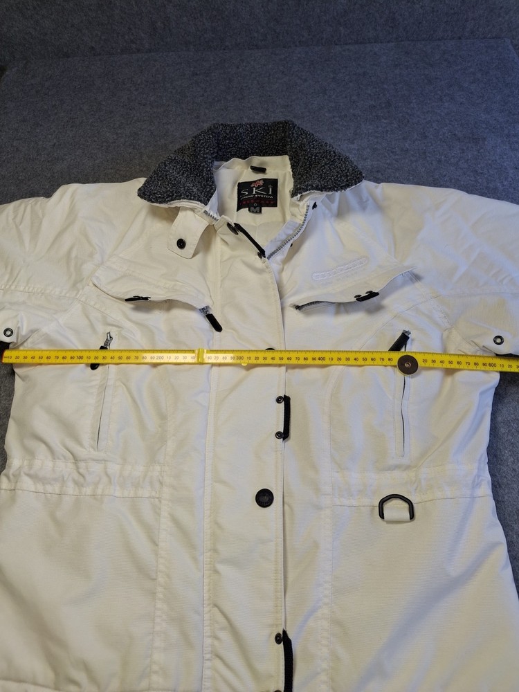 Trespass Size M Ski Jacket. Ski Snow System. High Performance Insulation.