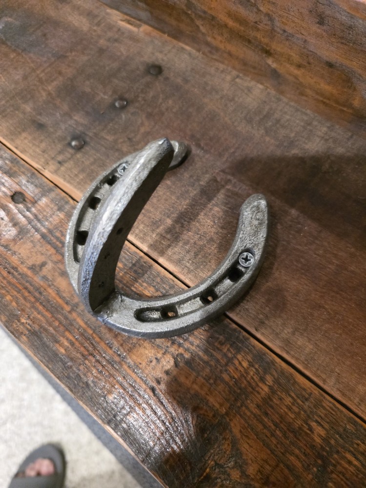 🔥 3 Cast Iron "Horseshoe" Hooks