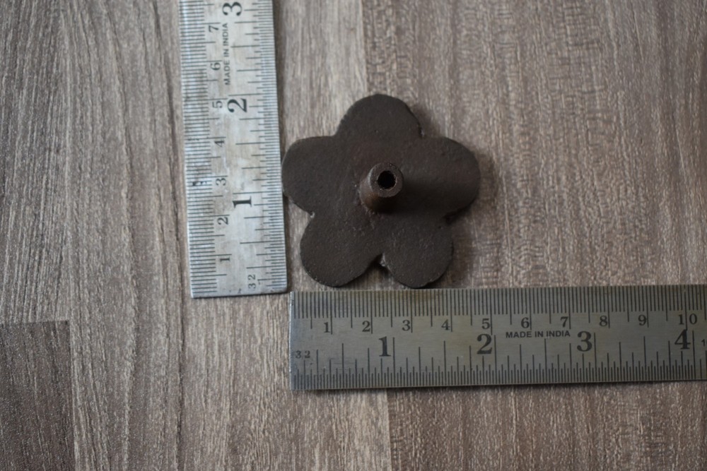 Vintage cast iron Floral cabinet drawer door knobs handles pull rustic 8 pcs