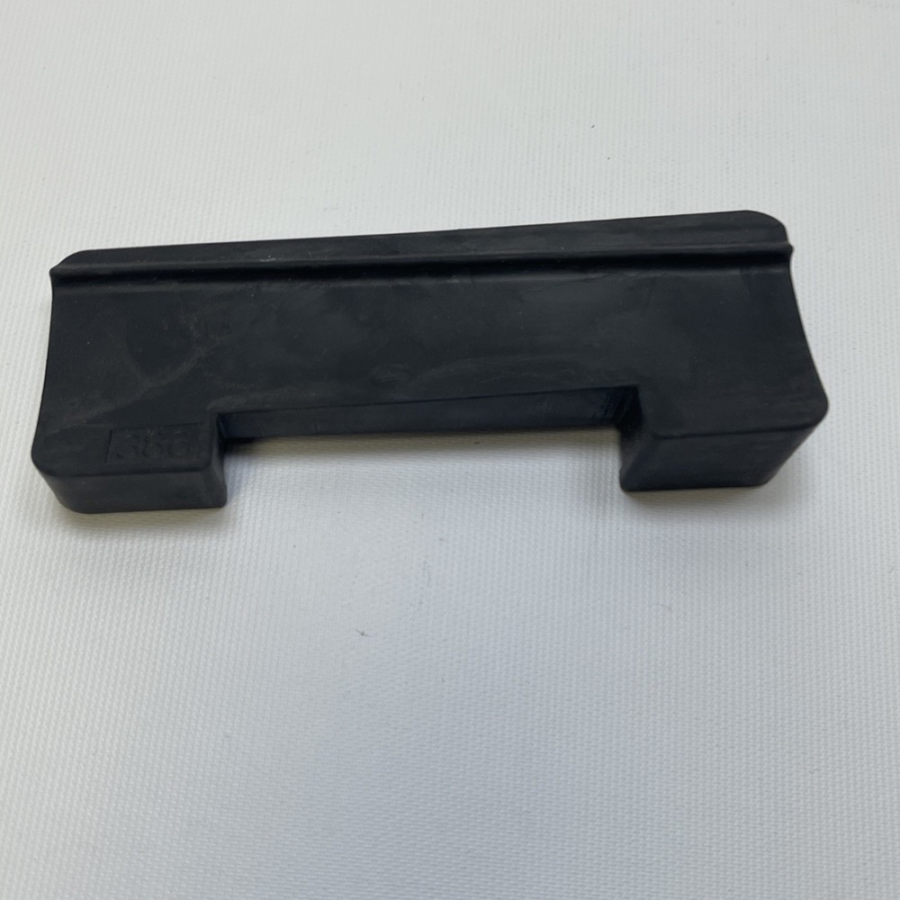 Thule Traverse Fit-Kit Replacement Rubber Pad Thule Replacement Pad #386