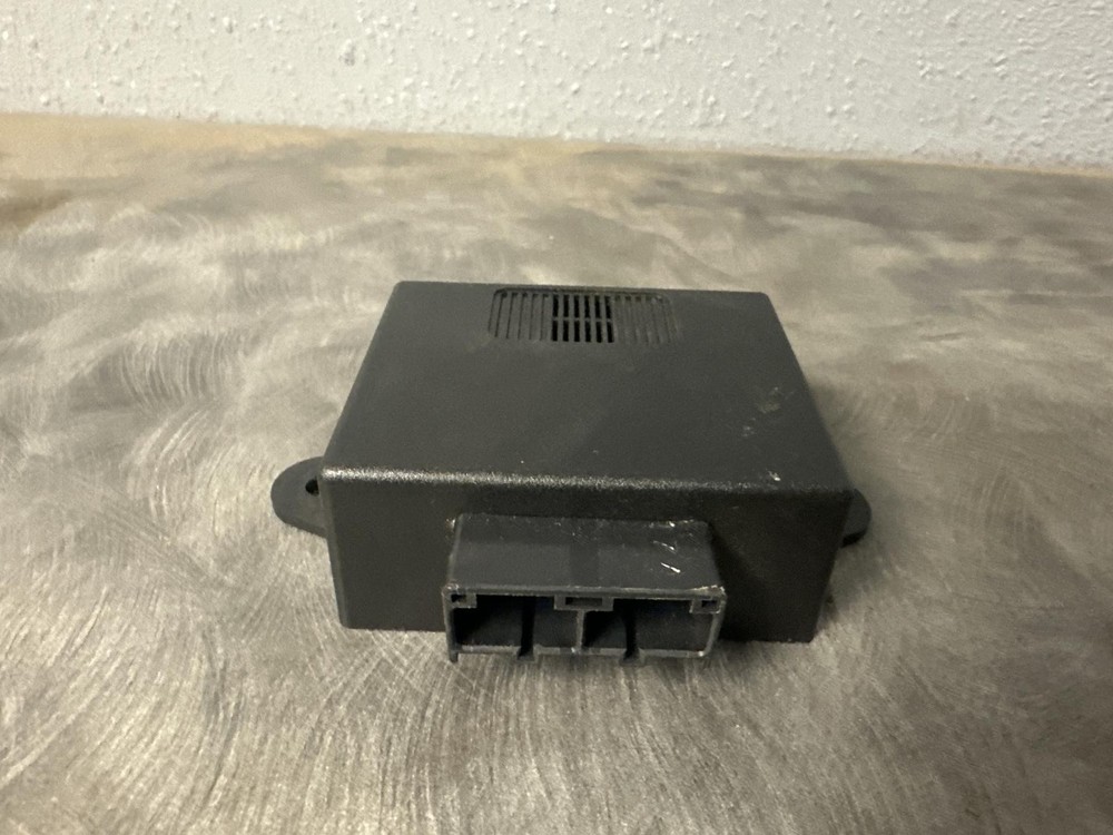 Buzzer or Alarm: PACCAR BUZZER MODULE W/ 2 PLUGS - Used