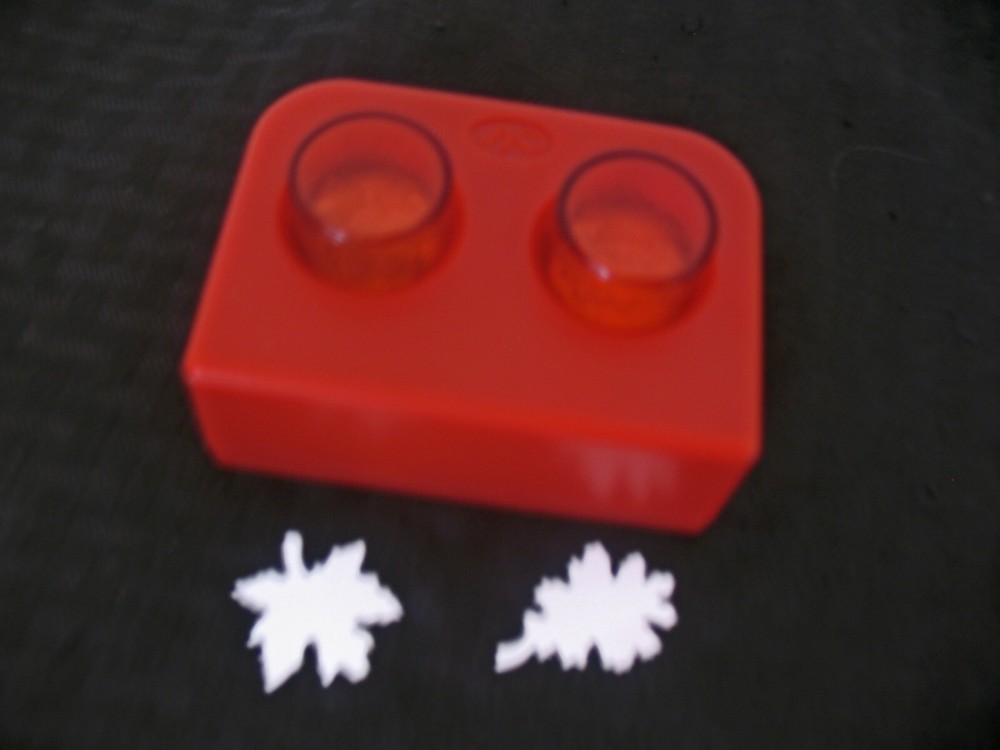 Creative Memories LEAF Maker Paper Punch, Maple & Oak Leaves Pre-owned