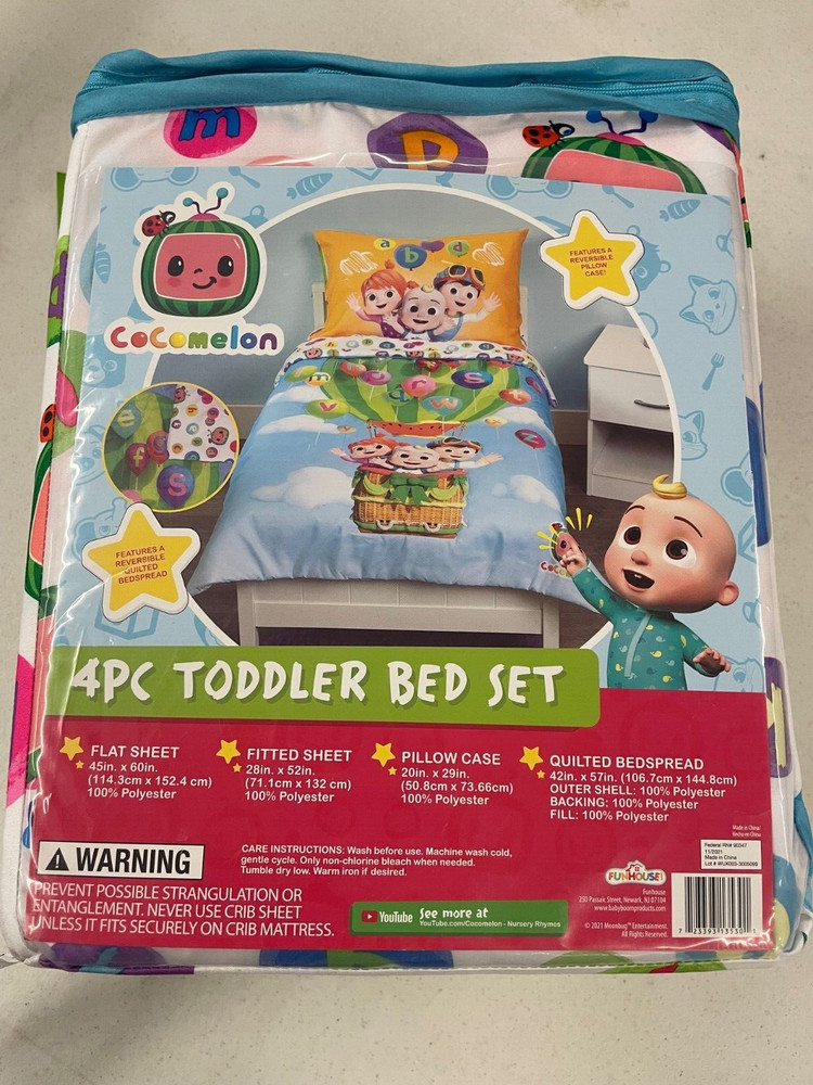 CoComelon  4-Piece Reversible Toddler Bed Set NEW
