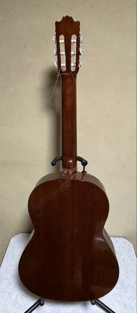 Yamaha Classical Guitar With Hard Case C-180