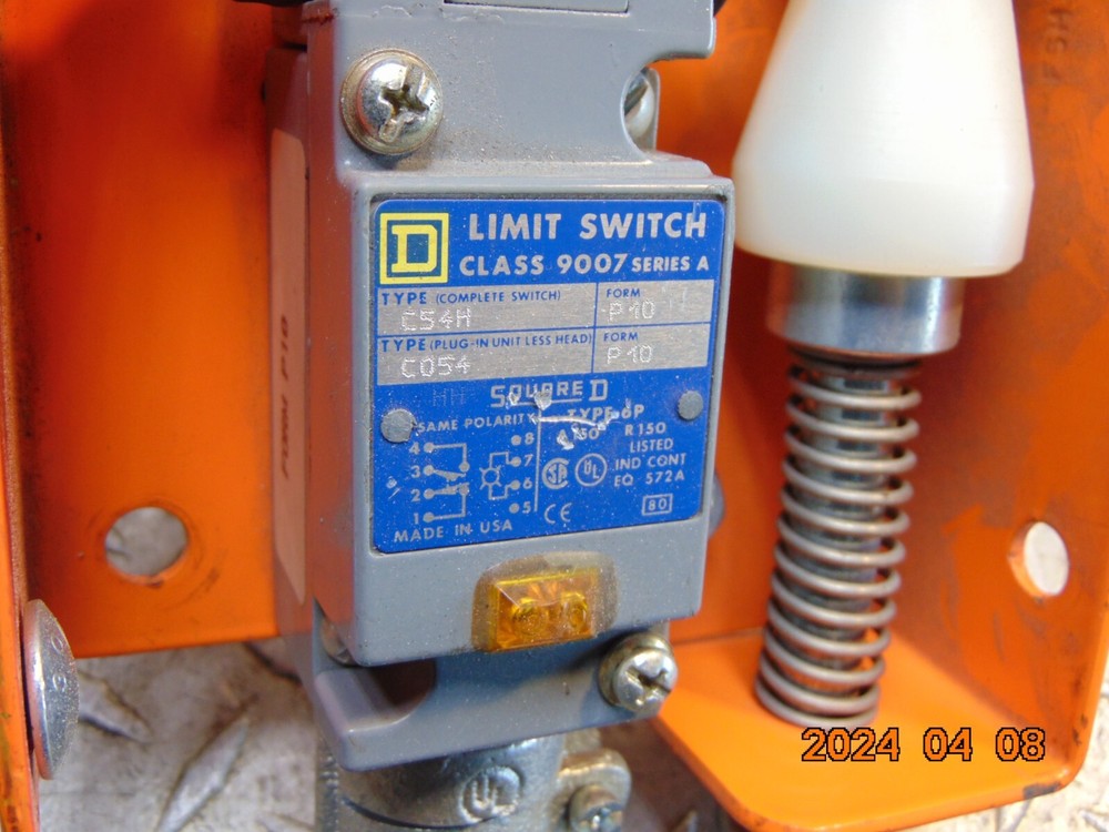 SQUARE D 9007 C54H LIMIT SWITCH