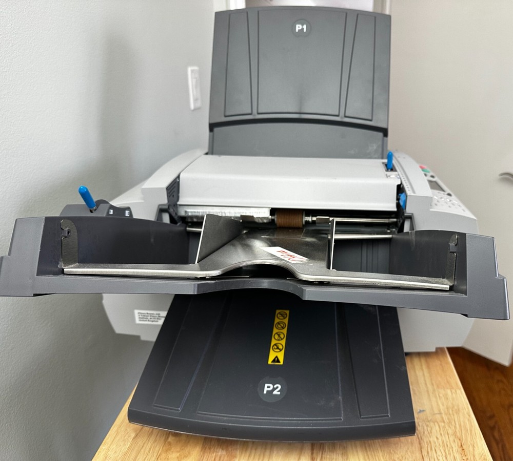 Pitney Bowes DF900 OfficeRight Folding Machine