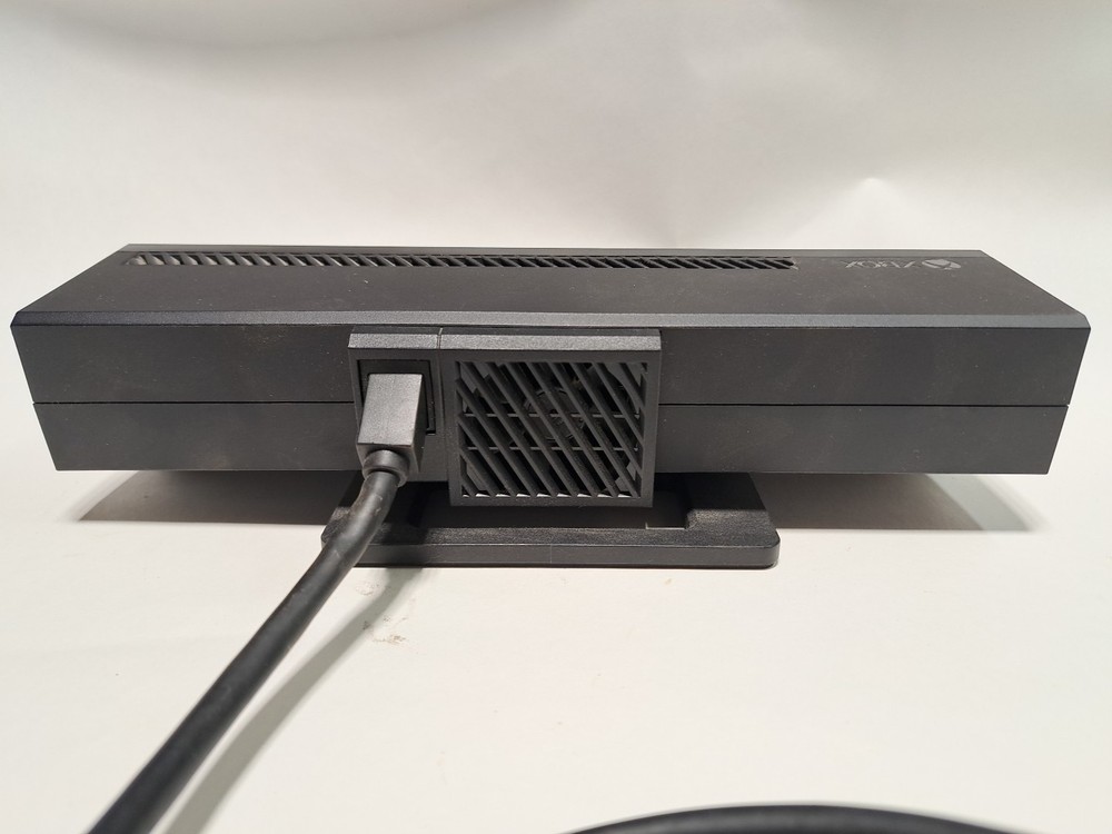 Microsoft 1520 Kinect Motion Sensor Camera Bar Xbox One - Tested