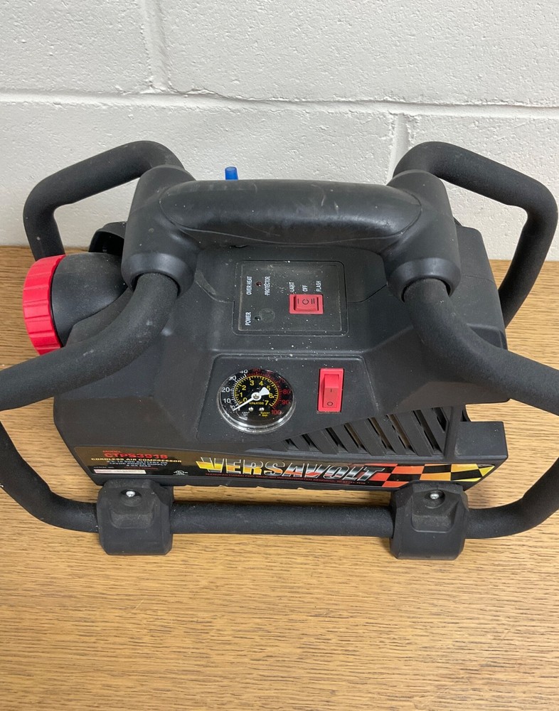 Snap-On Versavolt Model CTPS3918 Cordless Air Compressor & Case & Light