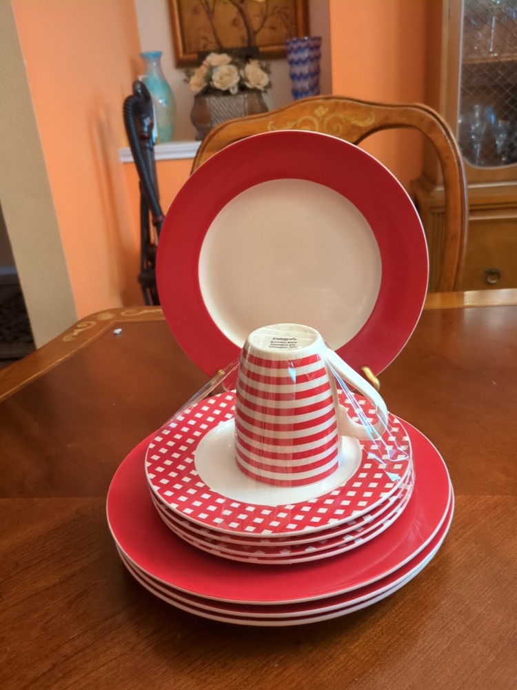 Pfaltzgraff Kenna Red 9 Piece Porcelain Dinnerware Set