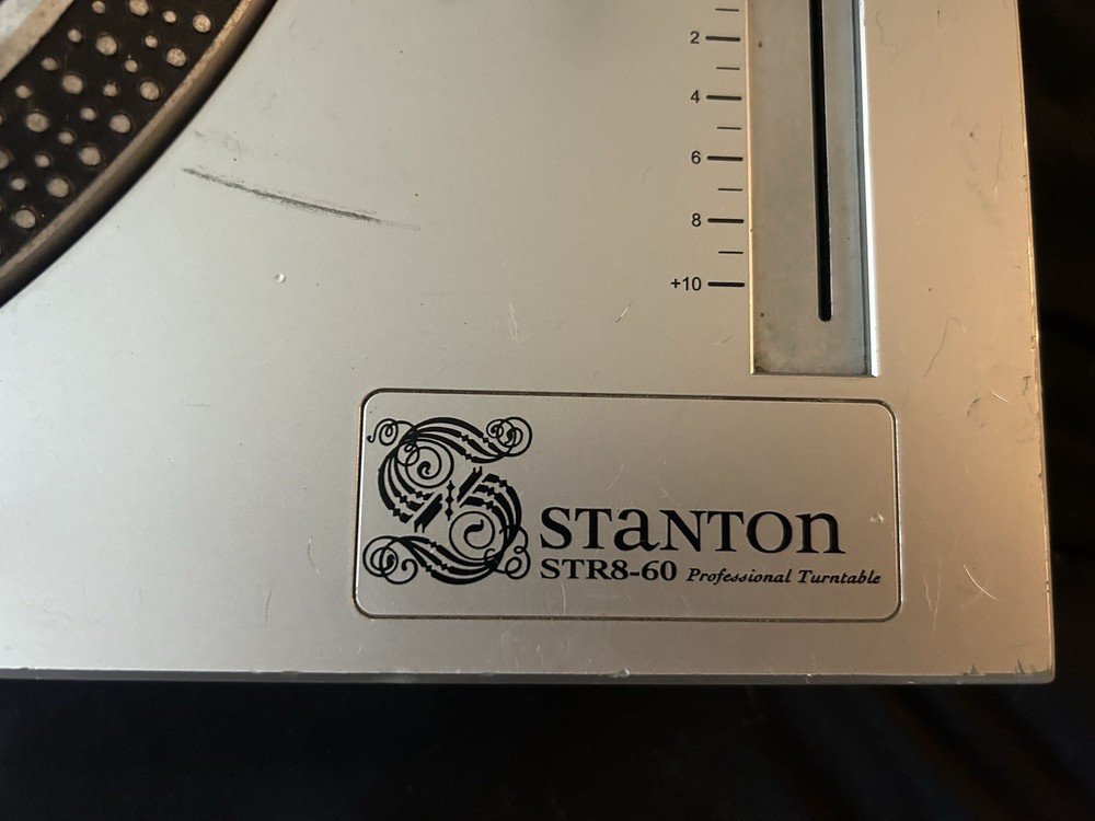 Stanton STR8-60 Turntable