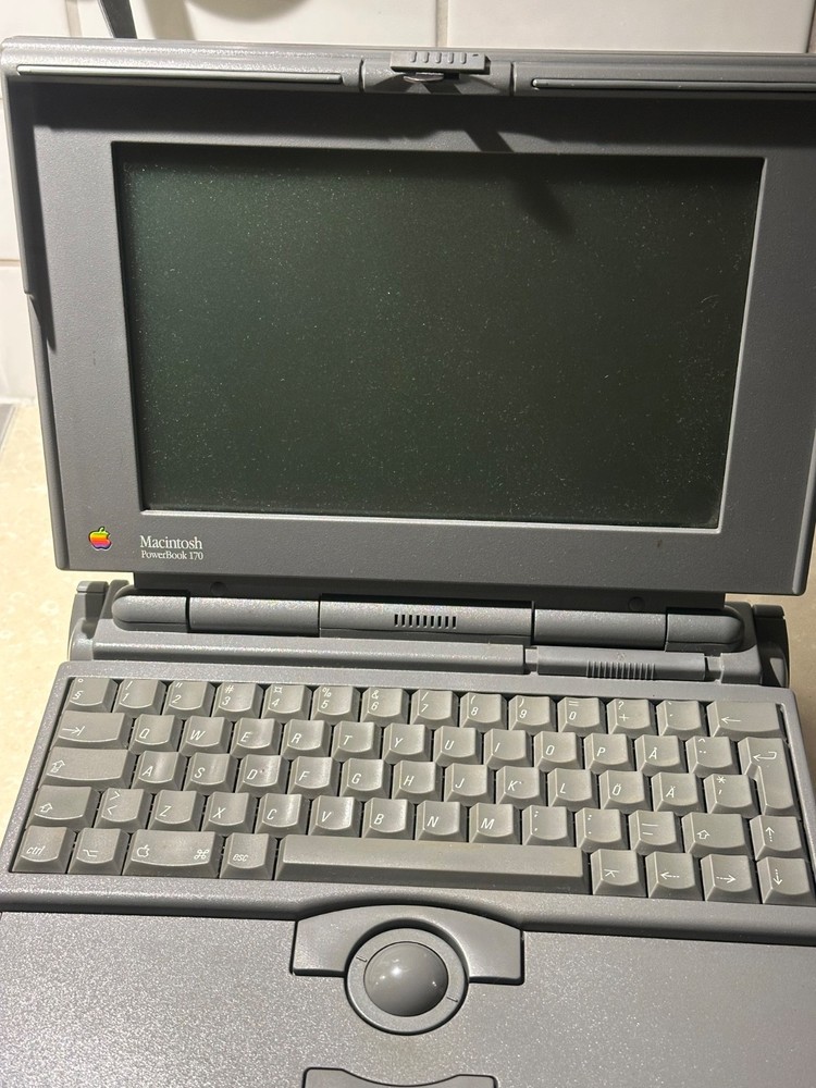 Apple Macintosh PowerBook 170 + Apple QuickTake 150 – Complete