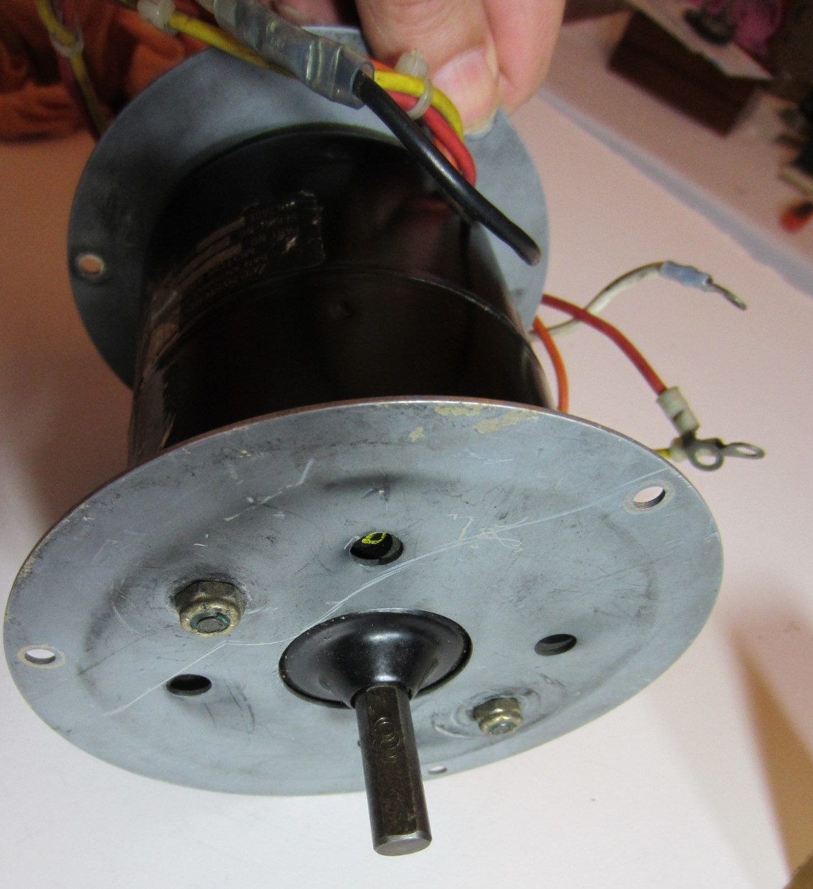 ZEE SYSTEMS MOTOR ASSEMBLY P/N 9Z67-003-1 USED AS REMOVED SPINS FREELY 24 VOLTS