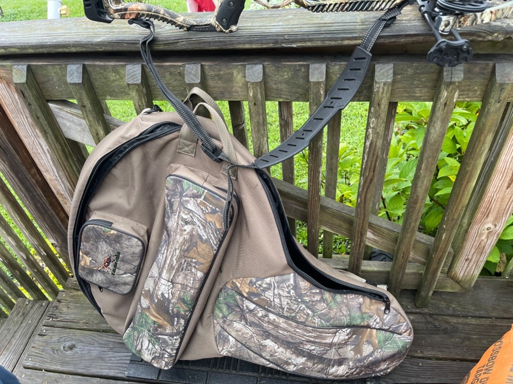 Barnett cross bow 340FPS with scope with carrying case
