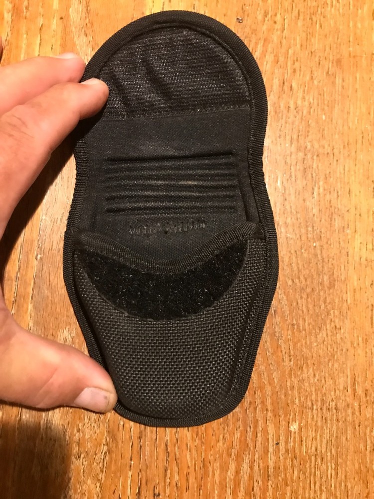 Padded Accumold Style Handcuff Pouch