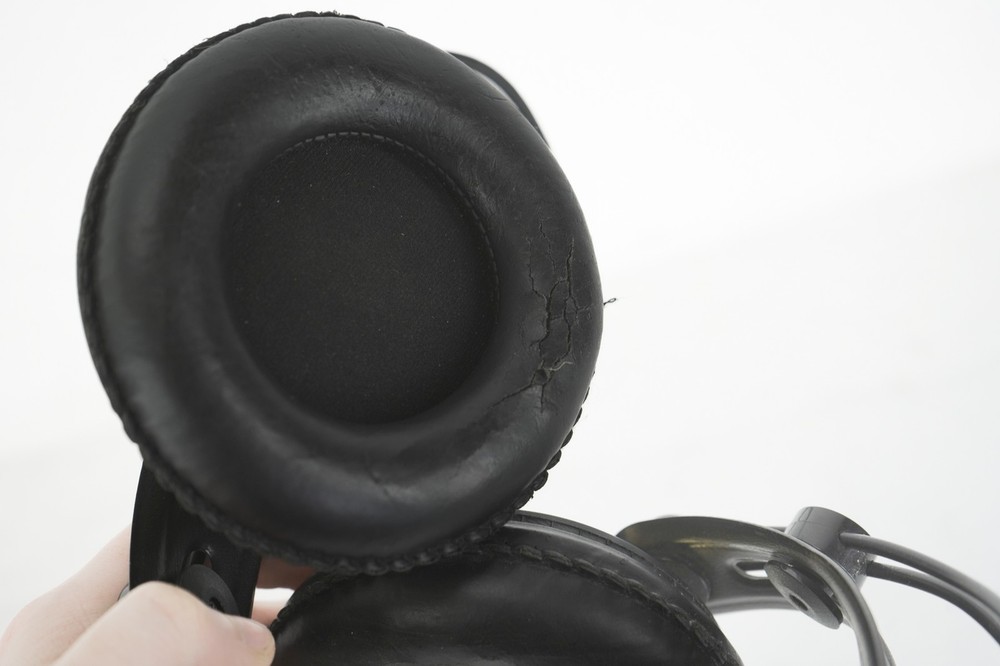 AKG K240 Studio Headphones ISSUES