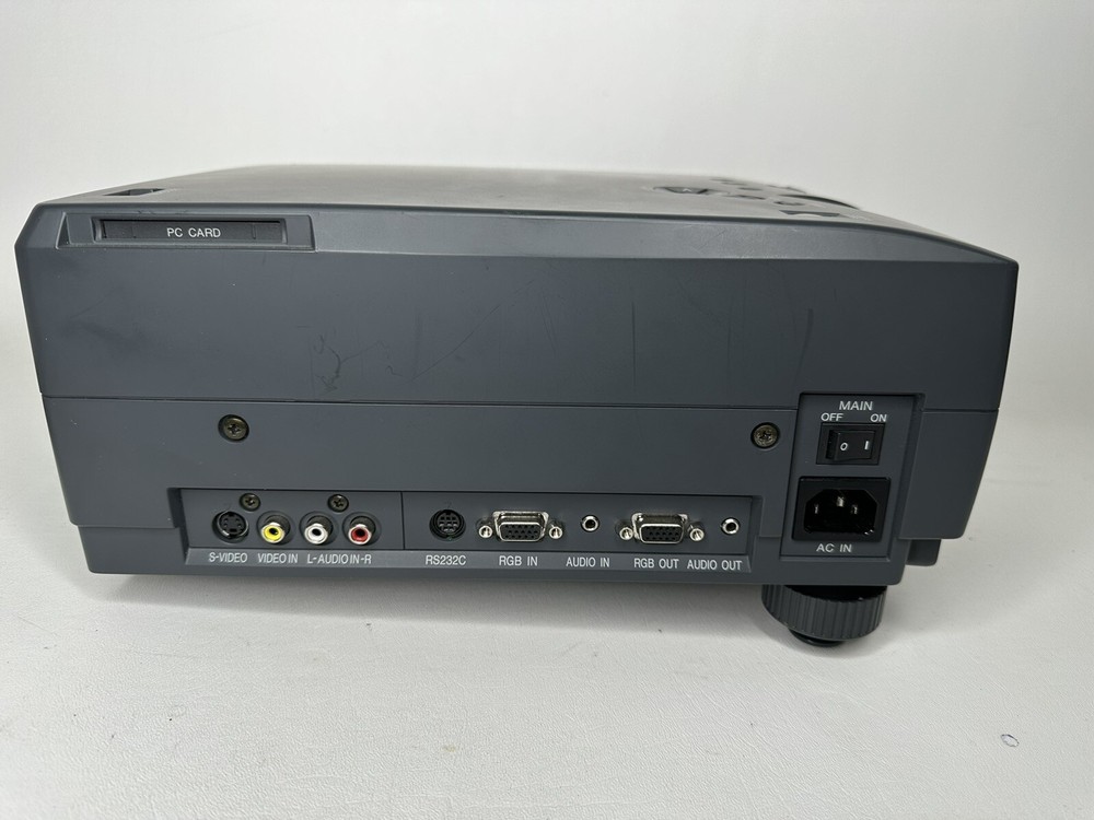 Polaroid Model 215E LCD Projector