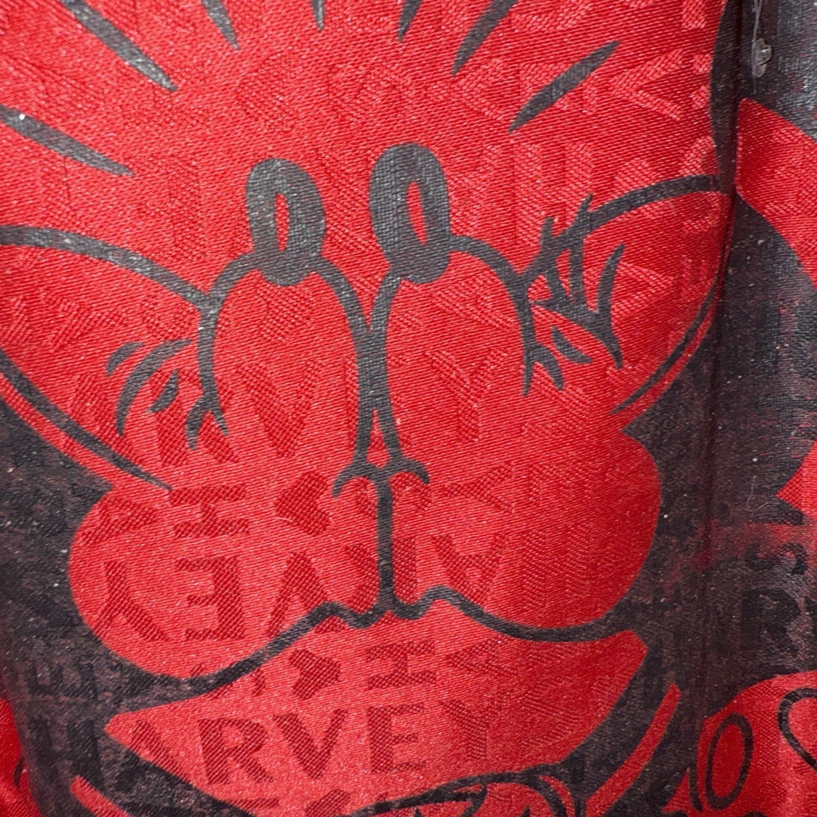 Harveys Disney Couture Minnie & Mickey Love Kiss Sketch Seatbelt Bag NWOT