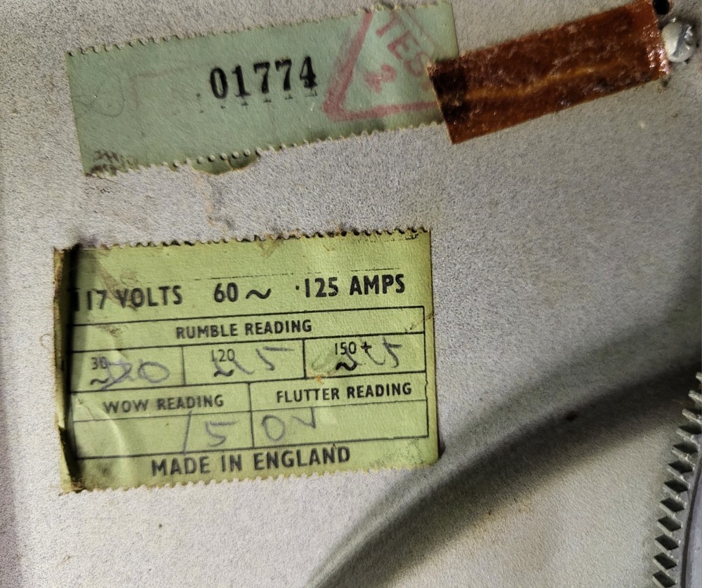 MAGNAVOX MICROMATIC CONSOLE STEREO TURNTABLE