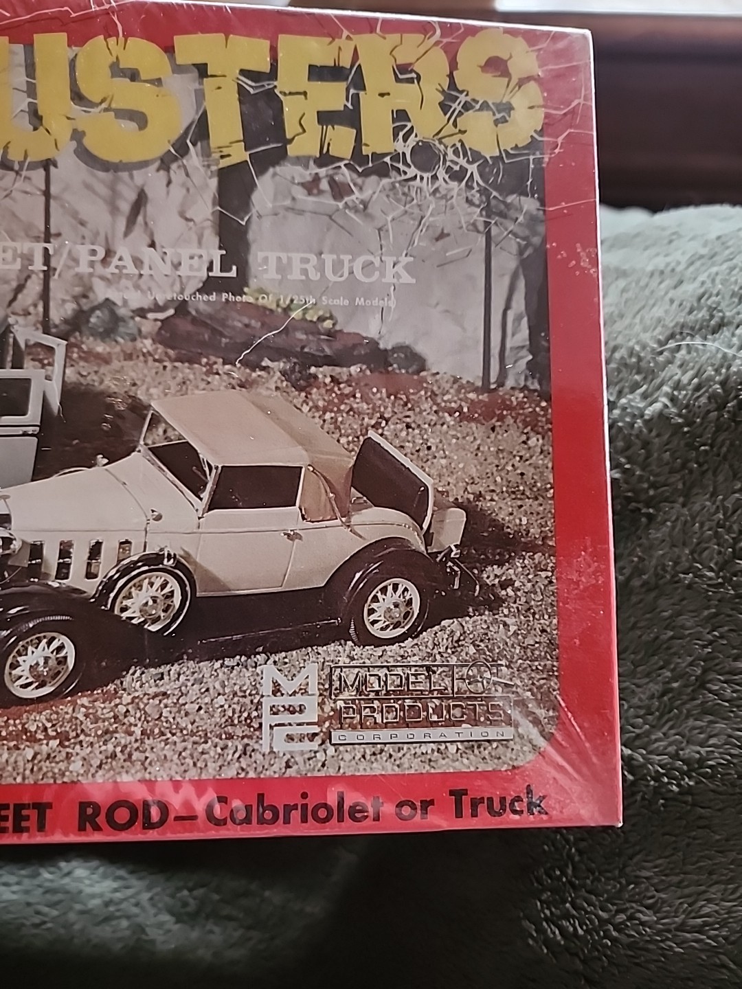 1960s ORIGINAL VINTAGE NOS, MIB.GANGBUSTERS 32 CHEVY CABRIOLET/PANEL TRUCK KIT