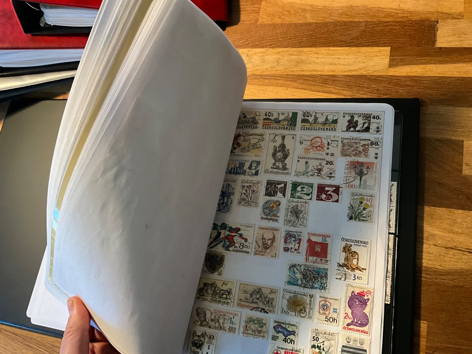 worlds stamps vintage large lot 6.1 kg 5 albums leaves cards vintage to modern