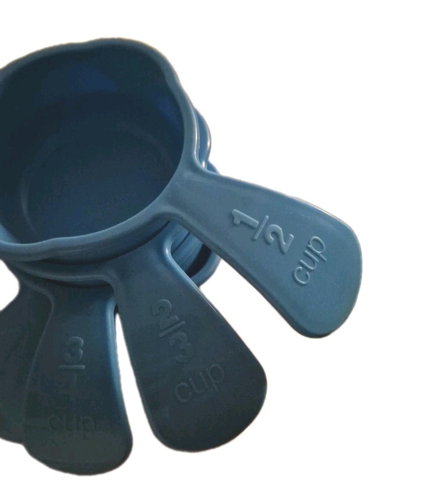 4 Tupperware Measuring Cups Curved Handle 6135A Double Spout Nesting Blue