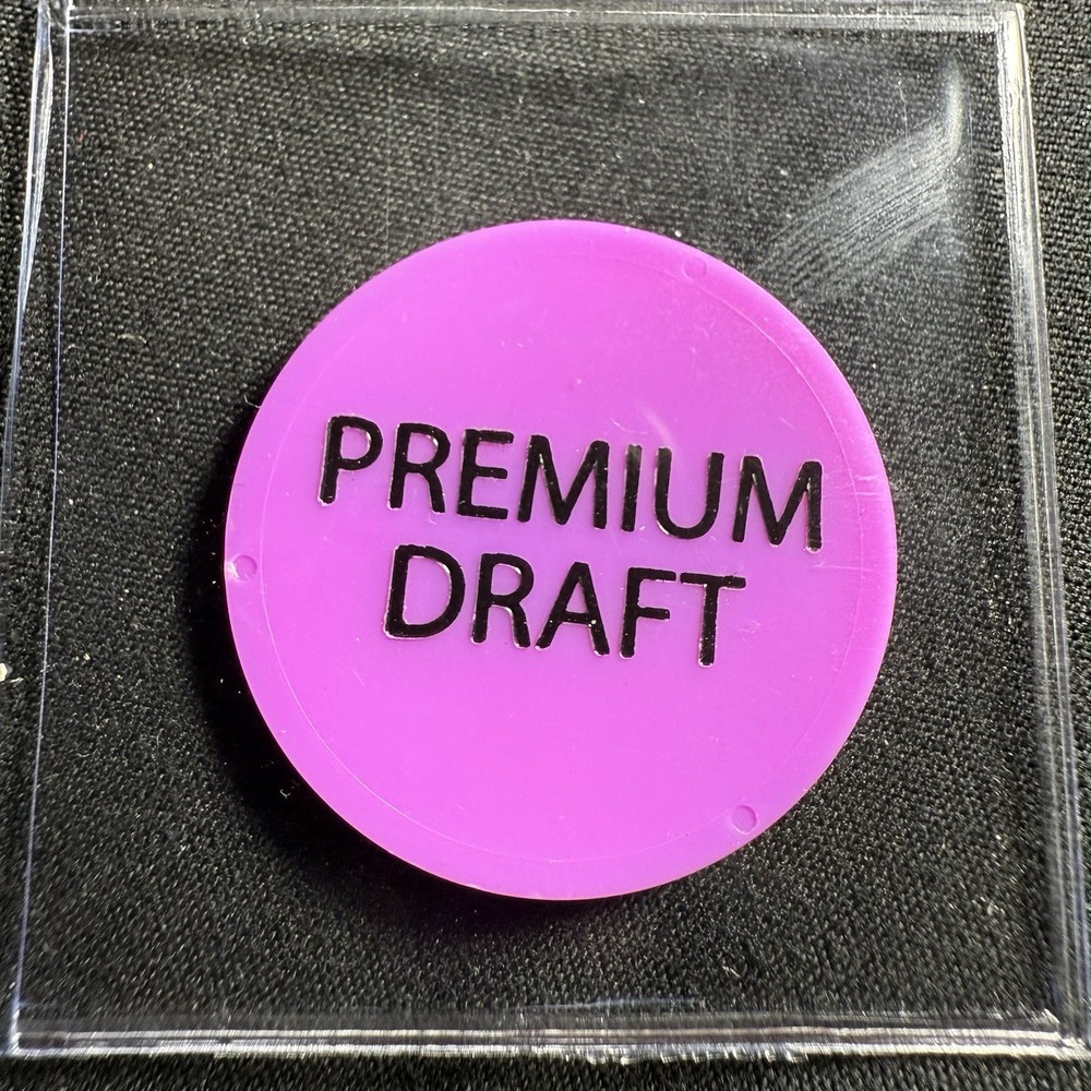 Paradise Pub. Monaca, PA. Premium Draft Token HS154