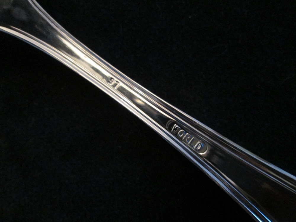 TEA SPOON! Vintage WORLD TABLEWARE silverplate: CLASSIC pattern: EXC