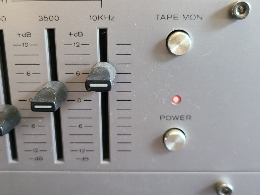 BSR EQ-I Stereo Frequency Equalizer Turns On Vintage