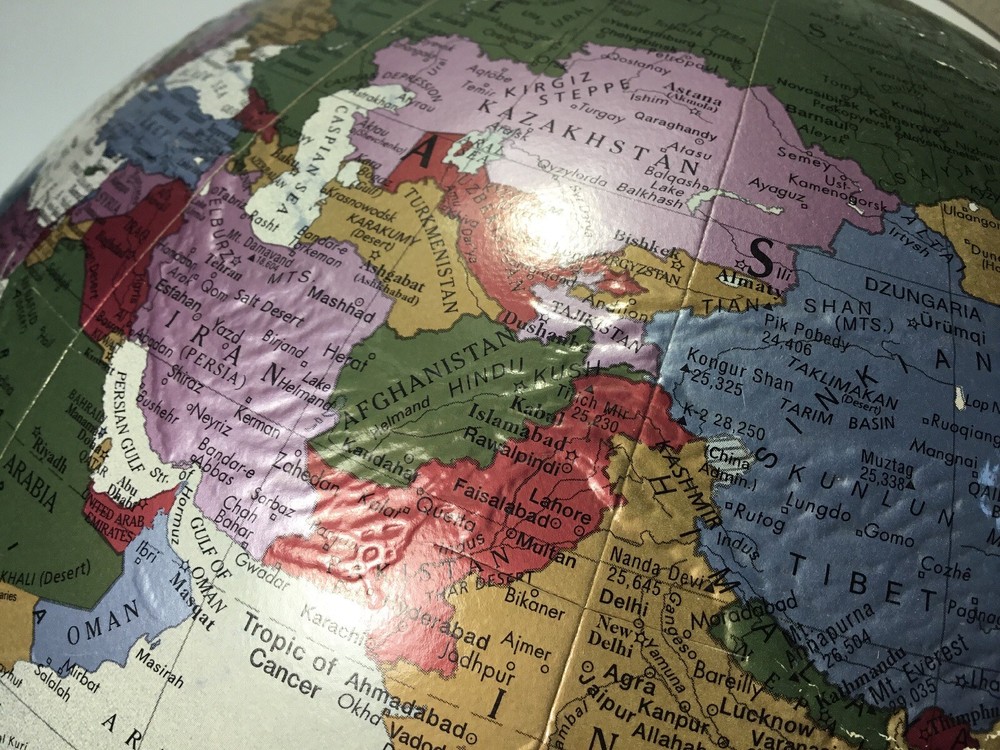 12” Diameter Replogle Platinum Classic Series World Globe - City Population. EUC