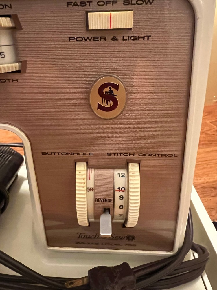 Singer Touch & Sew Sewing Machine Model 758