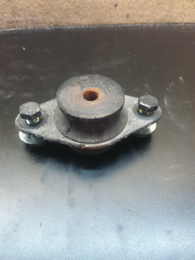 2007 07-11 Harley Davidson Electra Glide FLHT Bottom Lower Motor Engine Mount