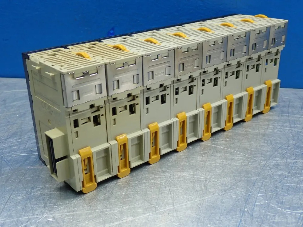 OMRON CJ-SERIES INPUT UNIT, 8PCS CJ1W-ID261