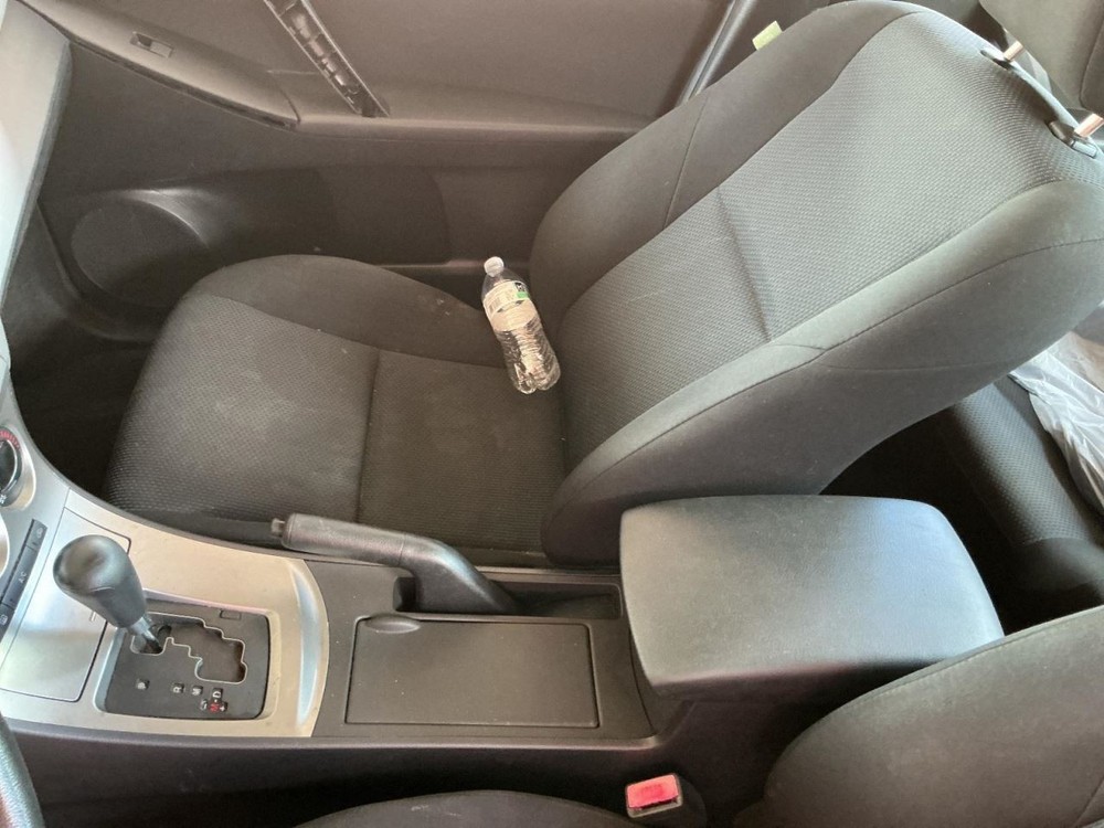 3 2011 Fuse Box Engine 4720804
