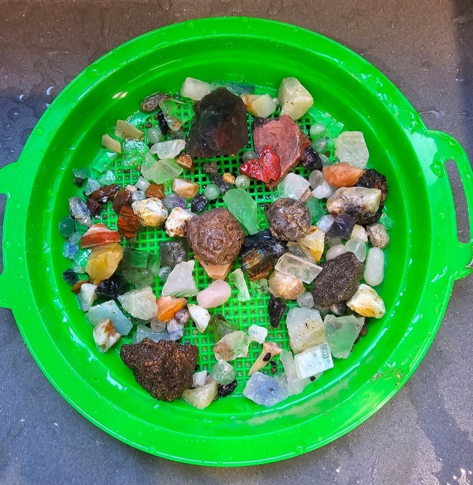 5 lb Gemstone Mine Rough / Pay Dirt Kit