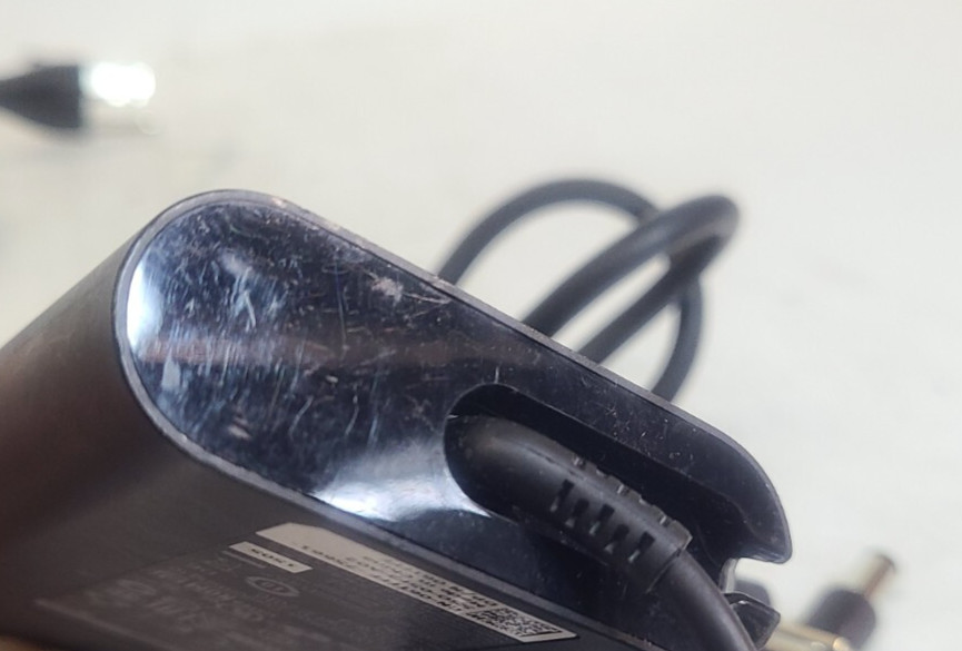 Mixed Lot of 10 Dell 65w LA65NM130 HA65NM130 Slim AC Adapters