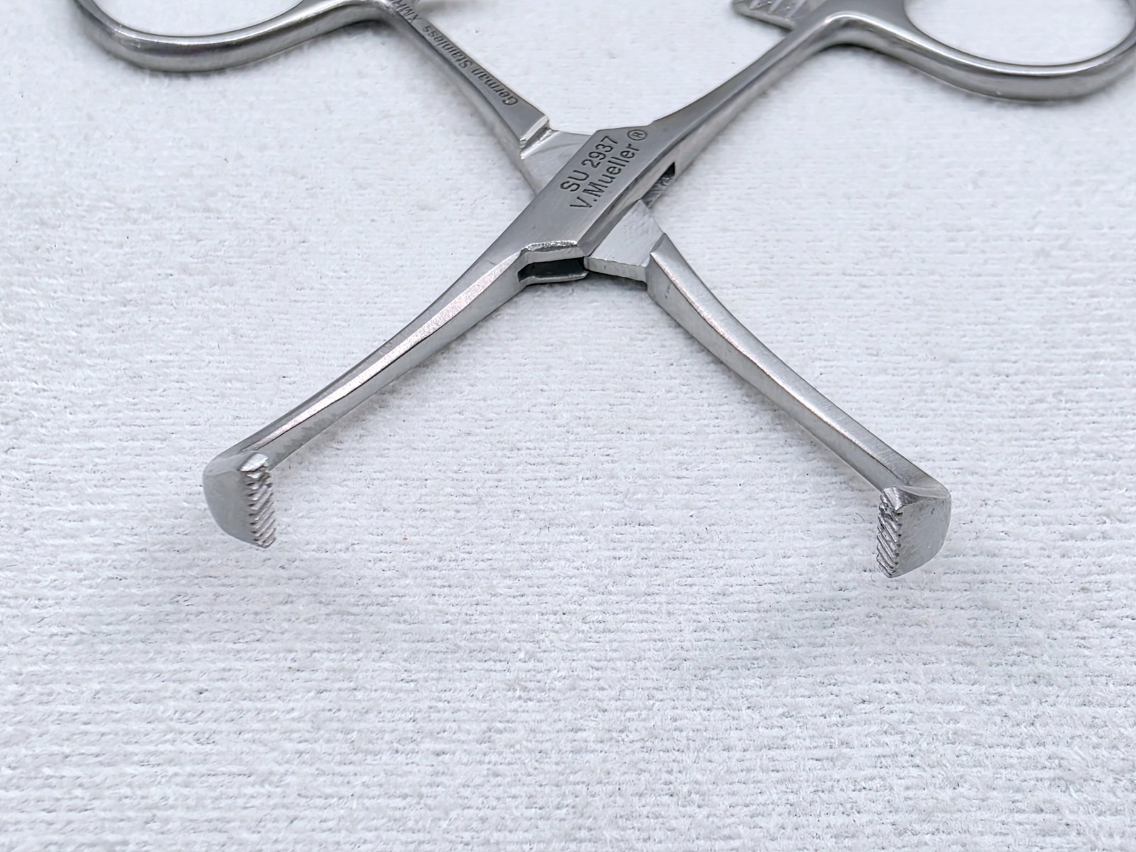 V. Mueller SU2937 Lorna Towel Forceps 4" - Ultrasonic Cleaned
