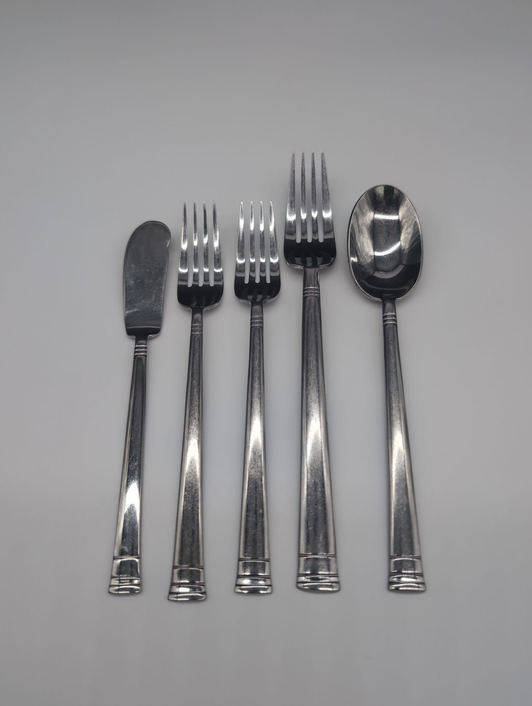 Oneida Stainless Flatware Set 5pc Modern Knife Fork Spoon Silverware Lot
