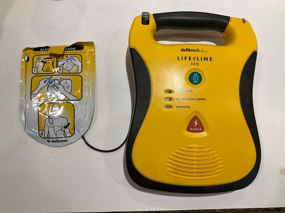 Defibtech Lifeline AED DDU-100A | Semi-Auto Defibrillator & Battery