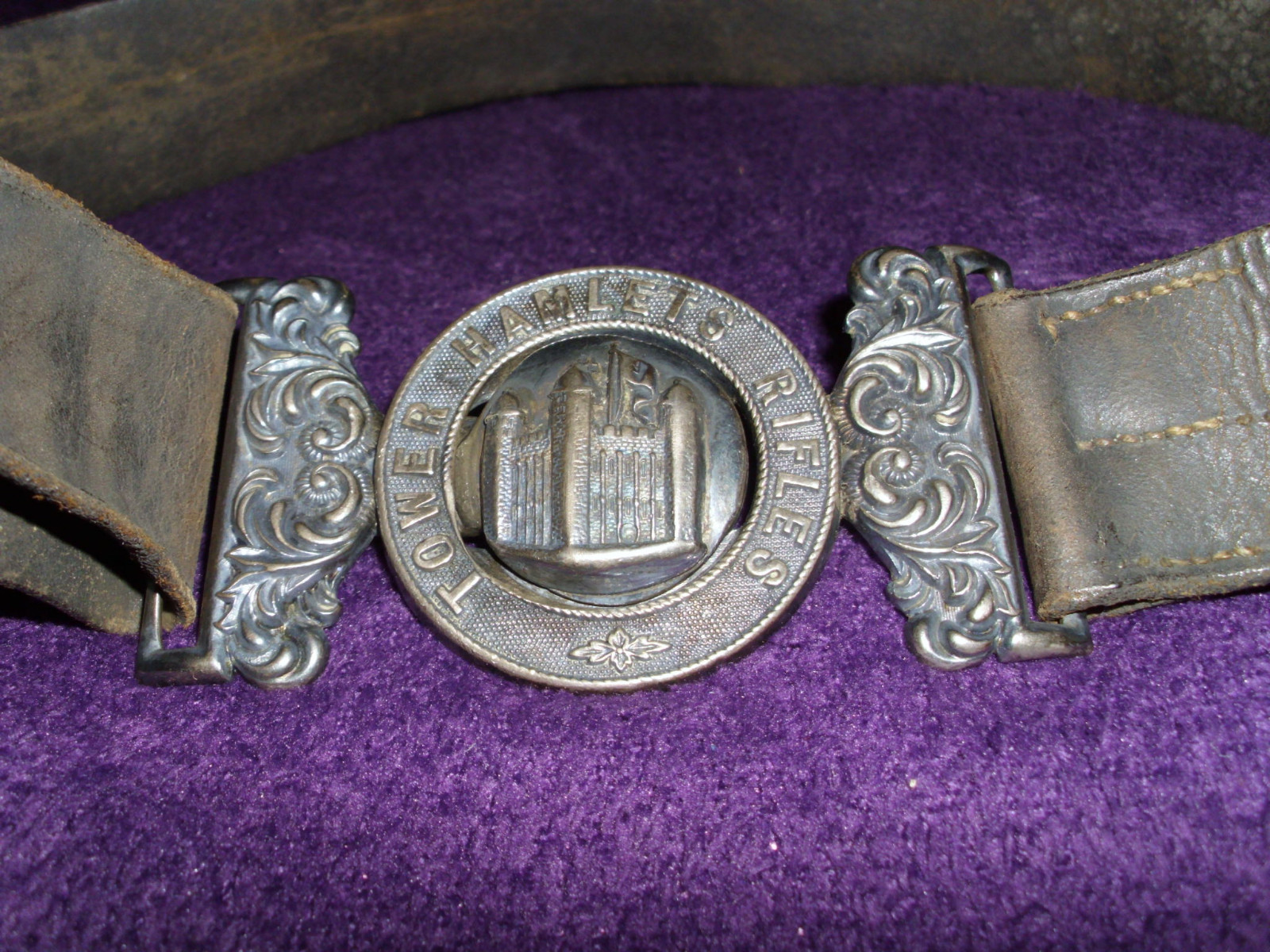 RARE VICTORIAN SILVER TOWER HAMLETS RIFLES OFFICERS BELT BUCKLE & BELT/MILITARIA