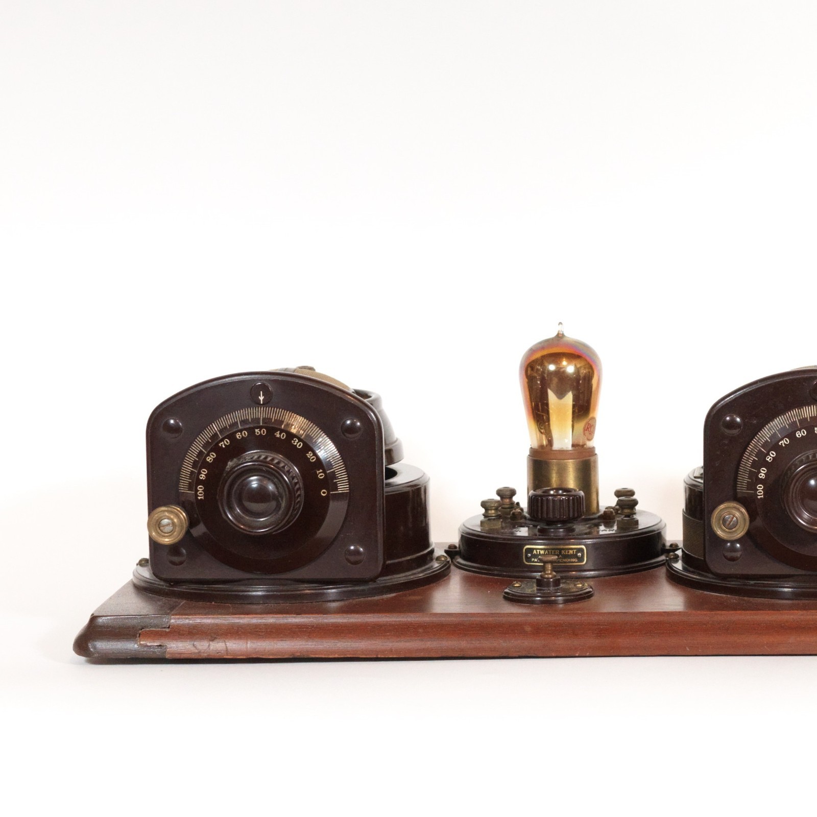 Exceptional 1924 Atwater Kent Model 9 Breadboard Radio w/Rainbow Tubes * Works